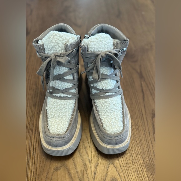 Dolce Vita Women's Cream Boots size 6 - Picture 4 of 7